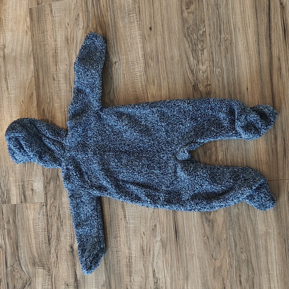 🎉HP🎉 EUC Fuzzy Denver Broncos pramsuit - Picture 6 of 6